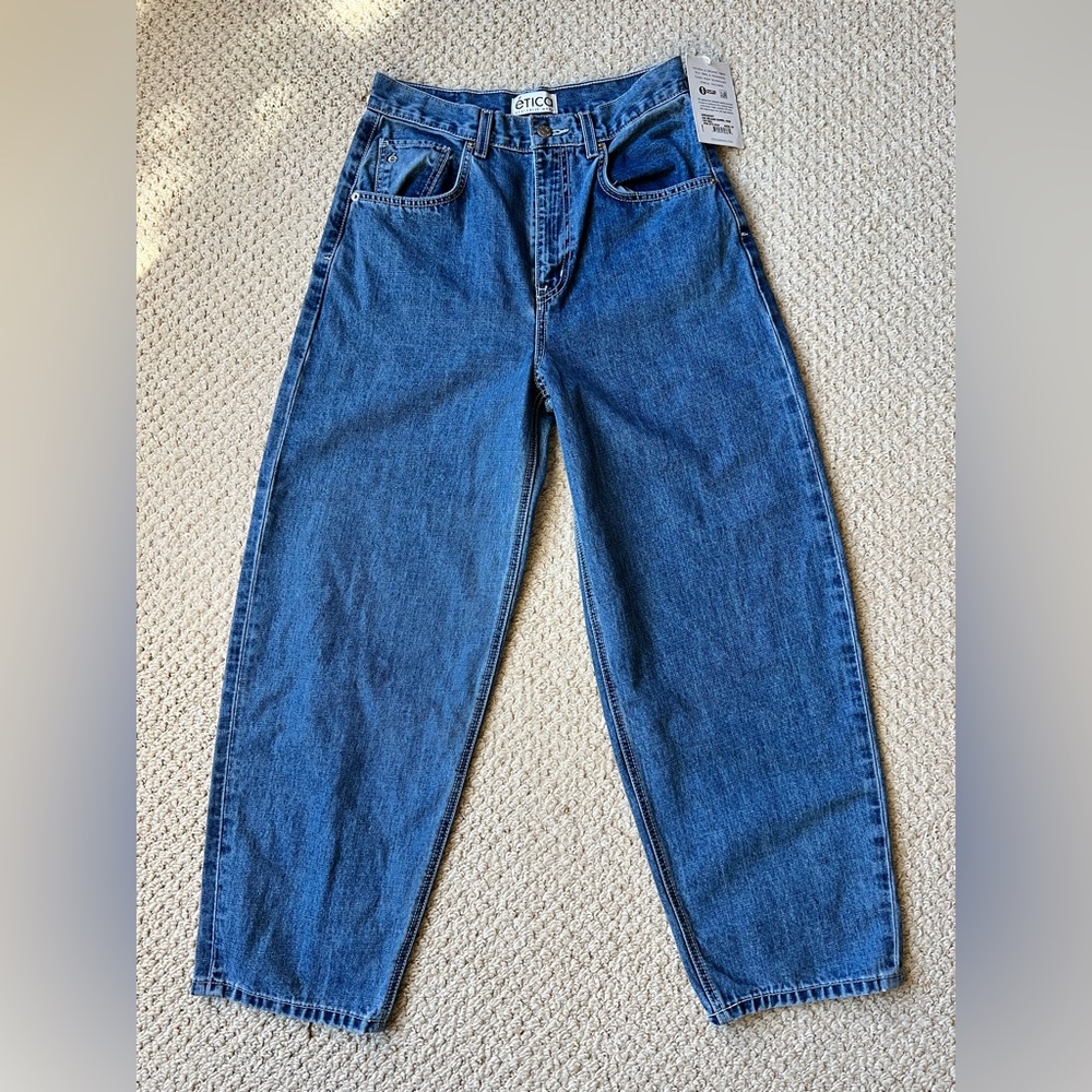 Etica Relaxed Fit Iris Barrel Jean 27 NWT